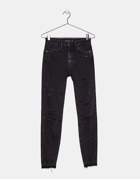 Ripped skinny jeans